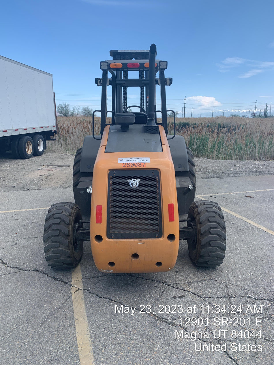 2023 CASE 588H