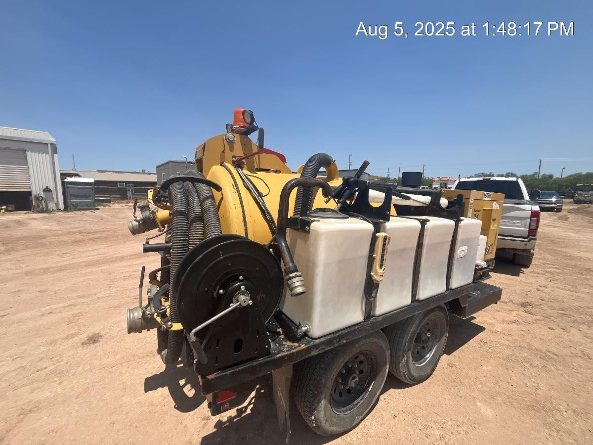 2021 VAC-TRON LP573XDT
