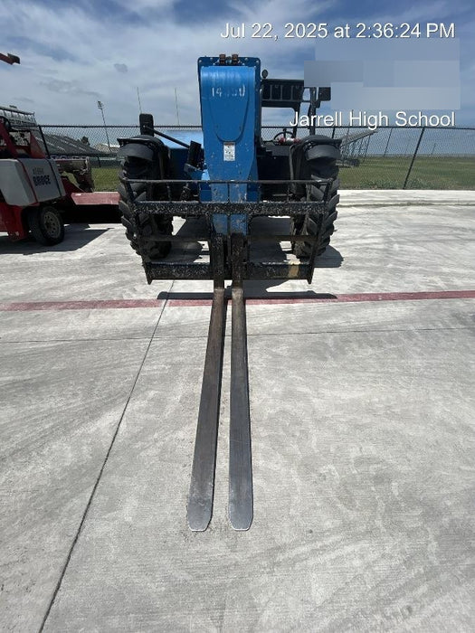 2018 Genie GTH-844 GTH-844 w/Open ROPS, Solid Tires, beacon/work lights, 60" carriage/forks