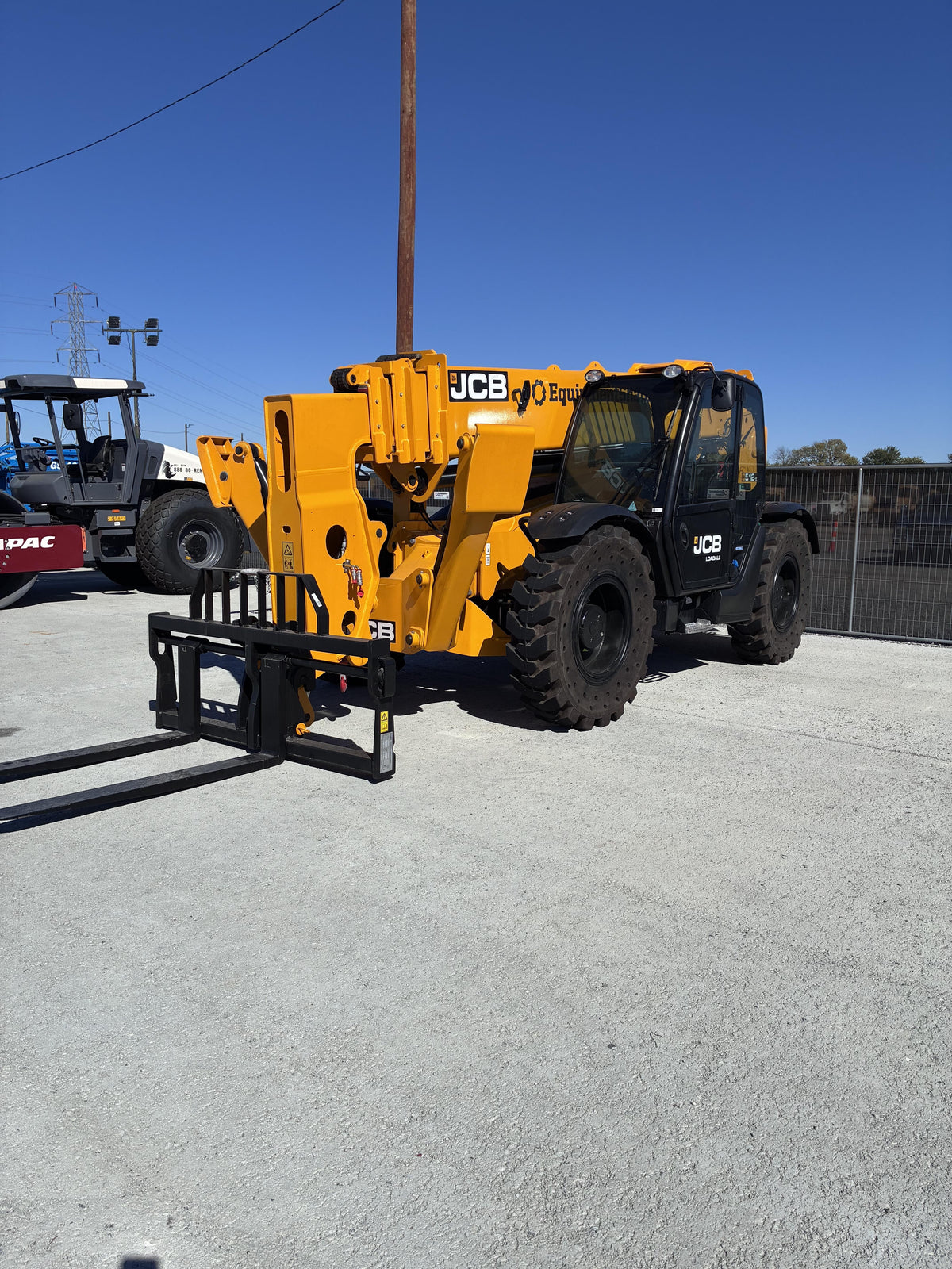 2026 JCB 512-56