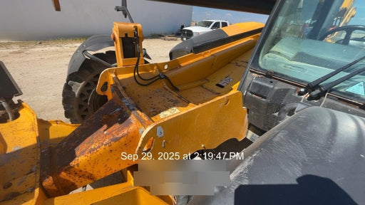 2019 JCB 512-56 74 HP w/CAB/HVAC, Beacon, Aux Hydraulics, Worklights, Solid Tires w/60" Carriage/Forks