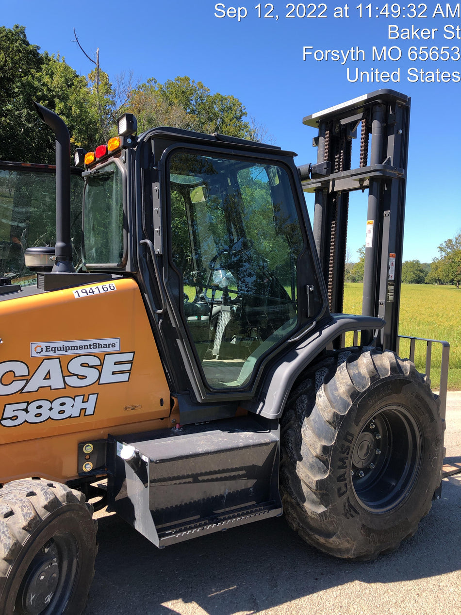 2021 CASE 588H