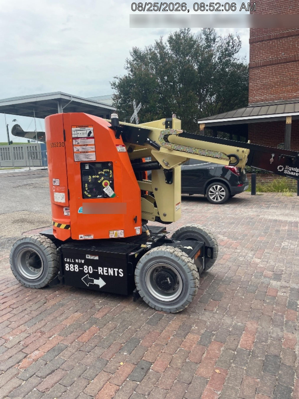 2025 JLG E300AJP