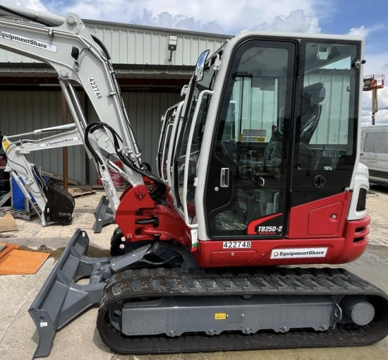 2024 TAKEUCHI TB250-2CR