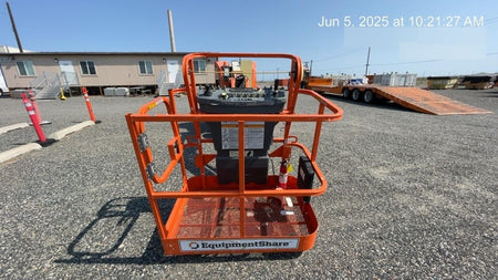 2019 JLG E300AJP