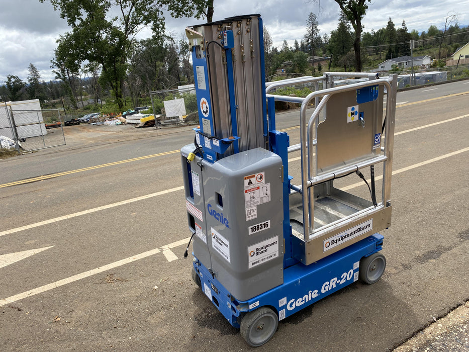 2021 GENIE GR-20