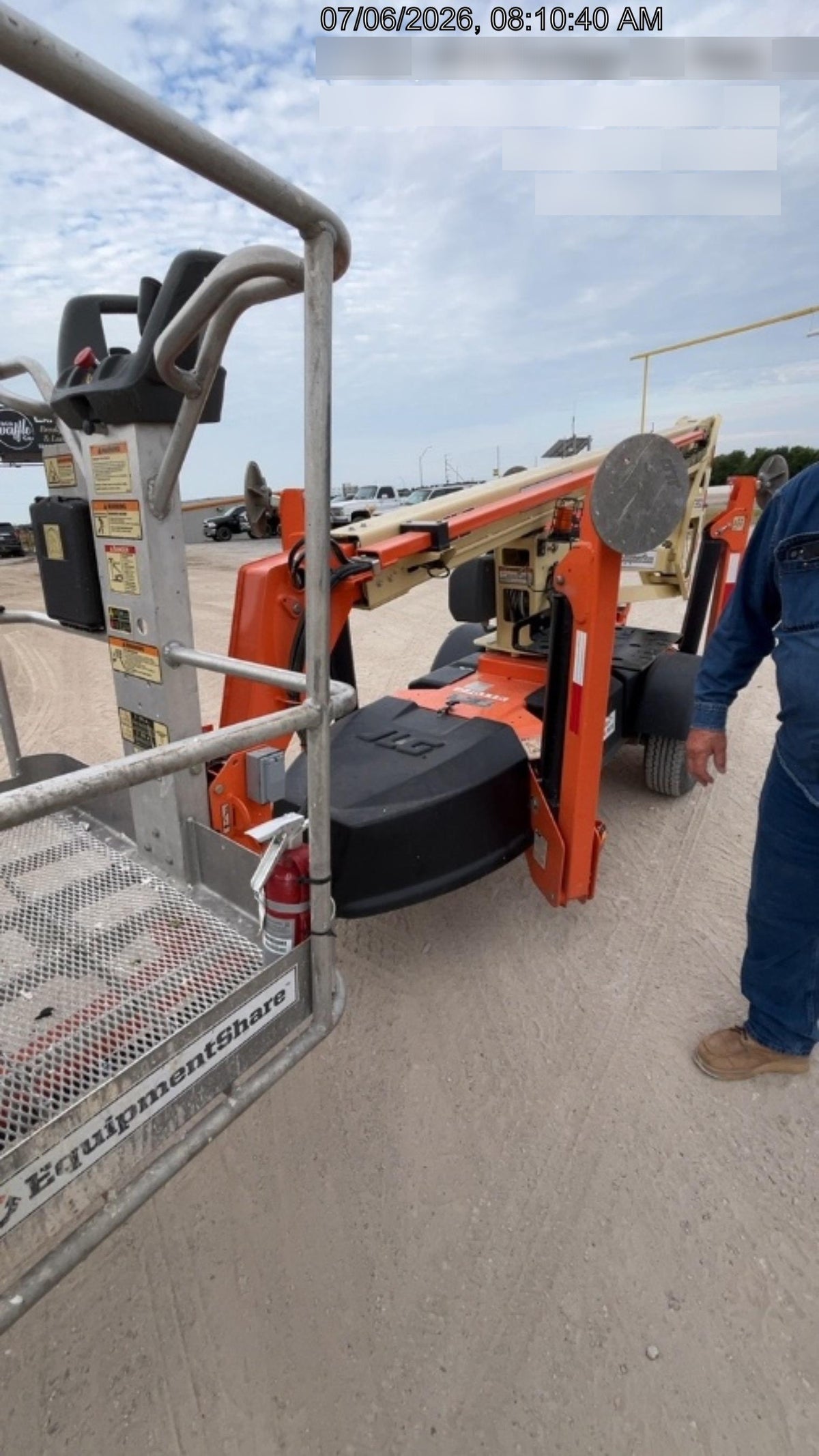 2022 JLG T350