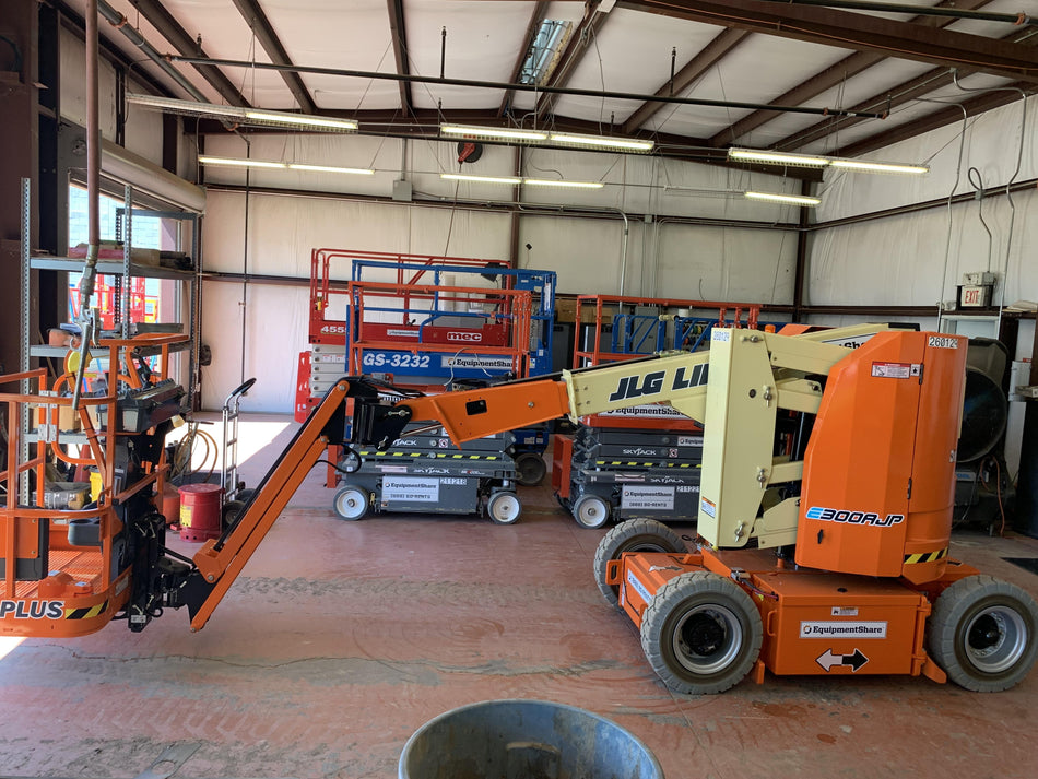 2022 JLG E300AJP