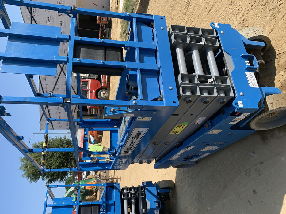 2019 Genie GS-2632 Folding rails with half height swing gate