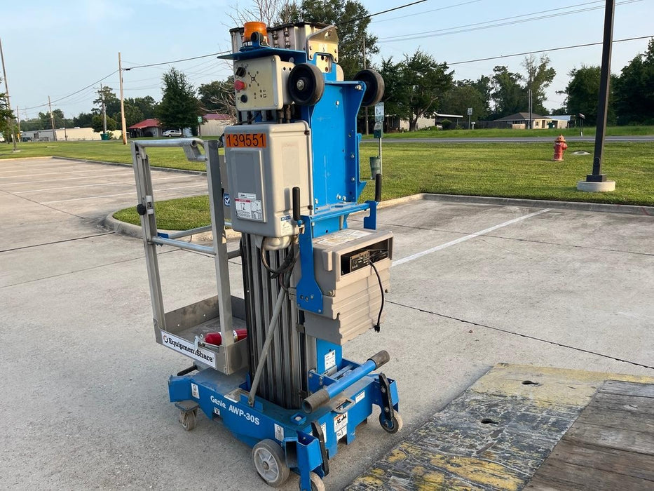 2021 GENIE AWP-30S DC