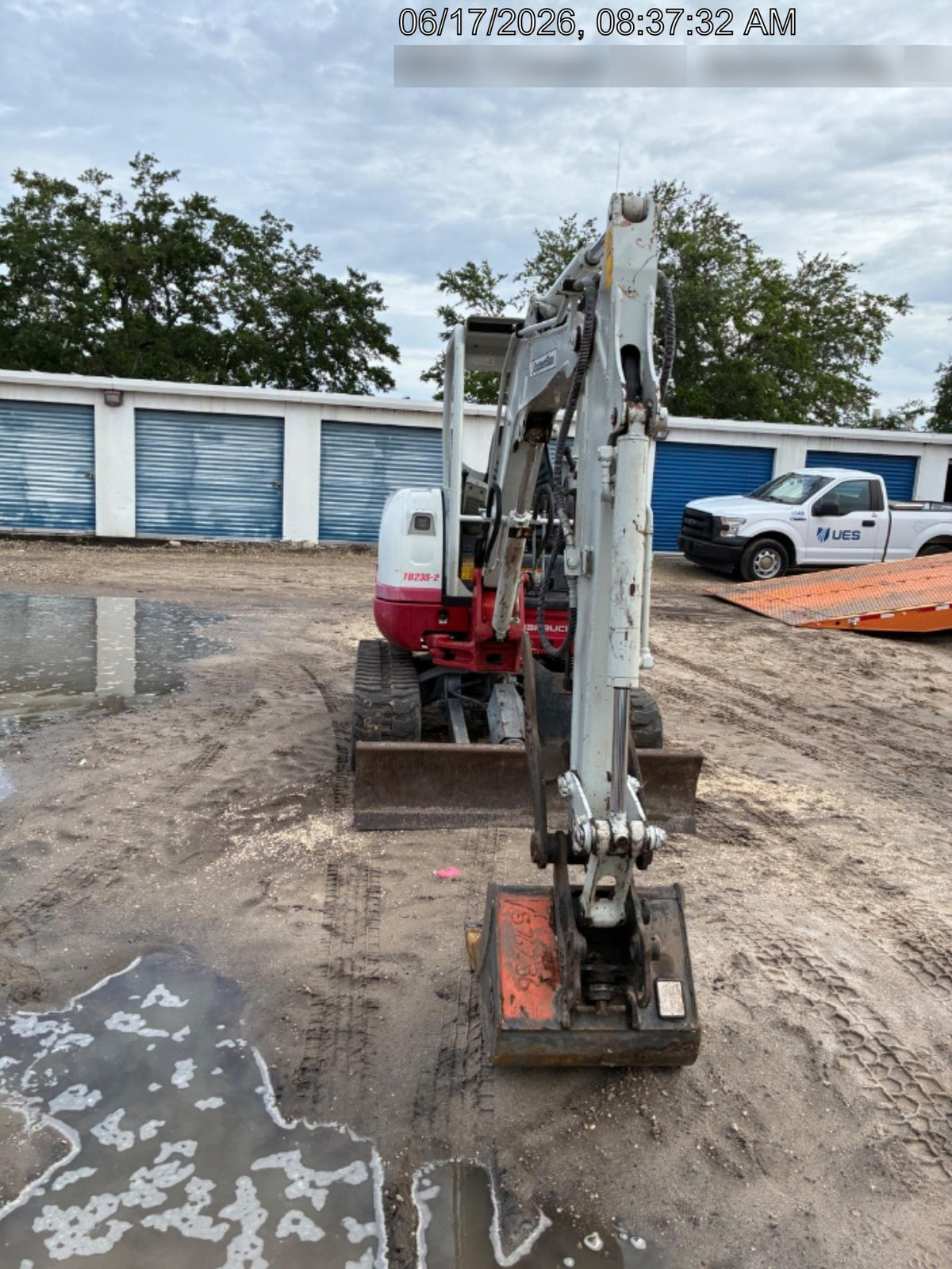 2022 TAKEUCHI TB235-2R