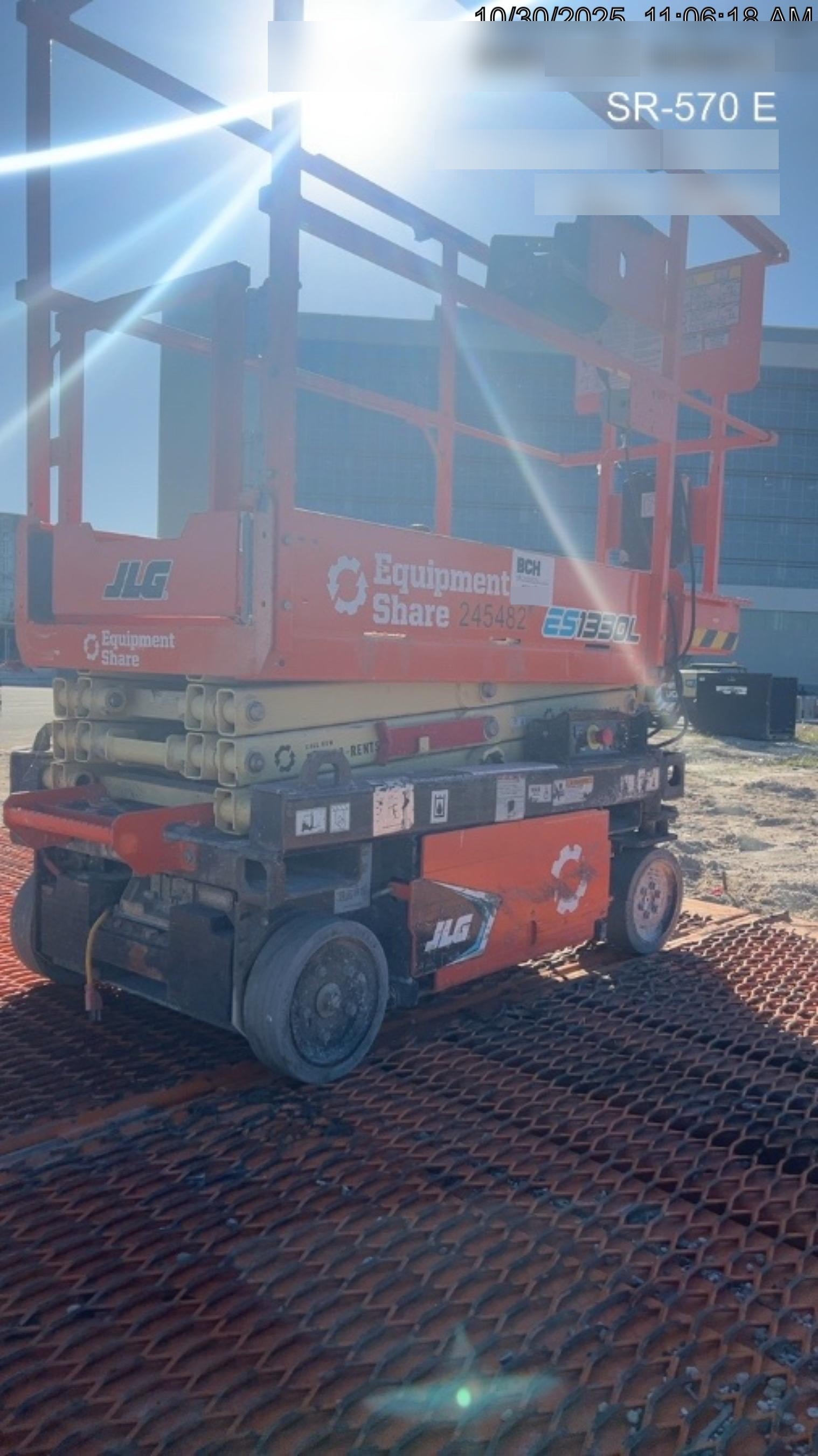 2022 JLG ES1330L