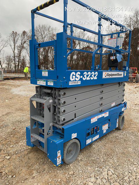 2020 Genie GS-3232 Standard, Folding half height swing gate