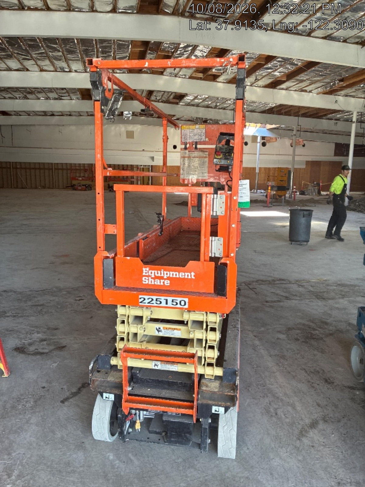 2022 JLG ES1932