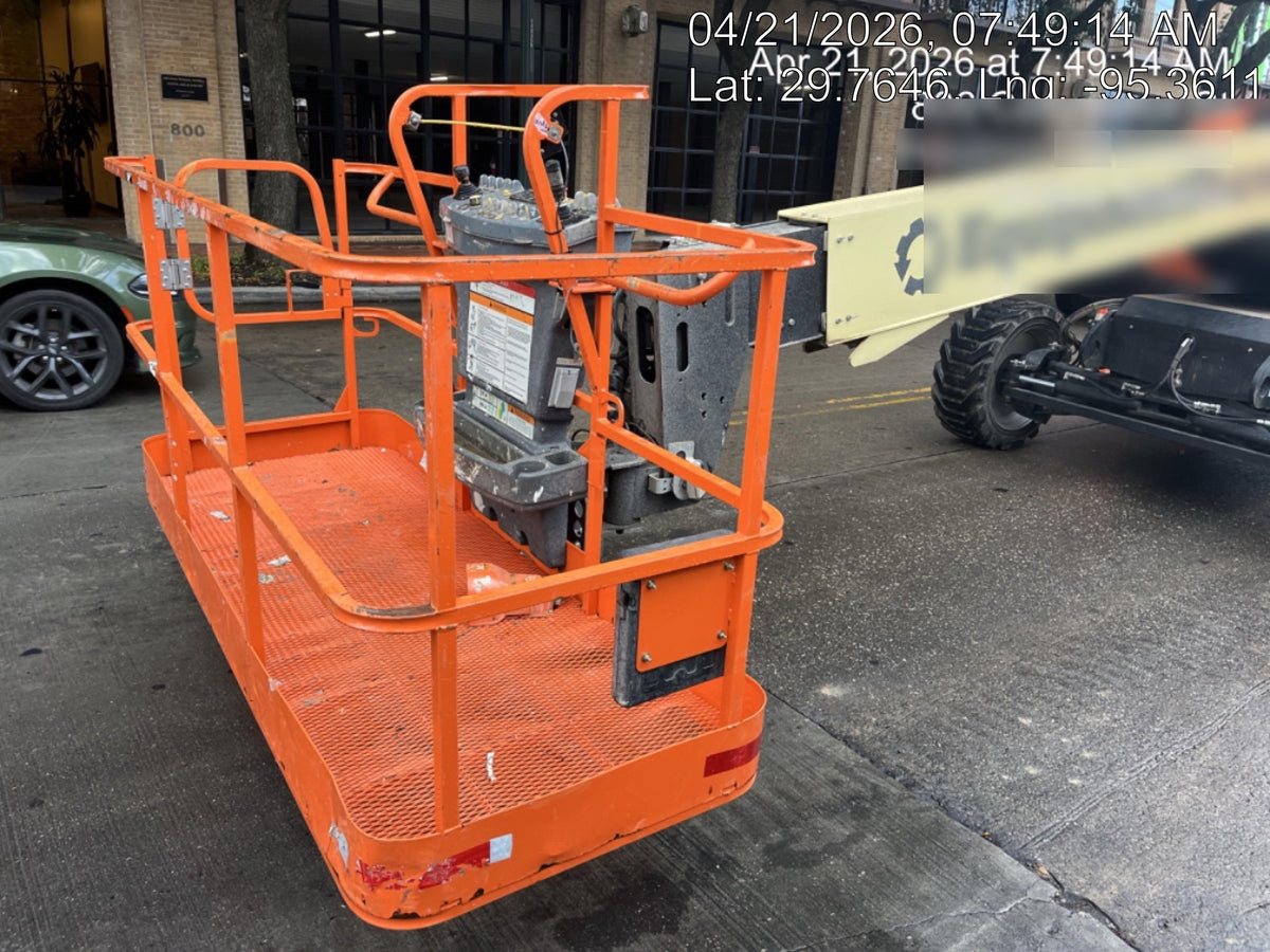 2023 JLG 600S