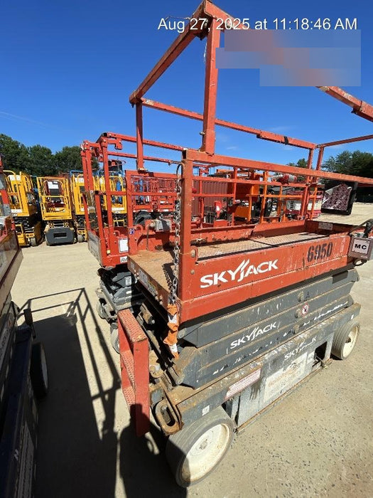 2018 Skyjack SJIII-3226 Skyjack SJIII3226 Scissor Lift w/Trojan Batteries