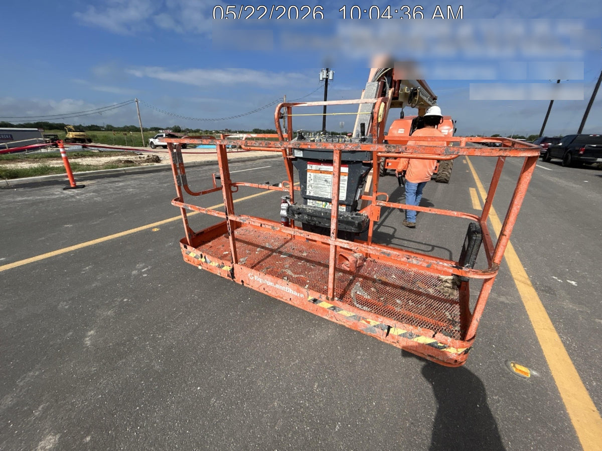 2023 JLG 860SJ