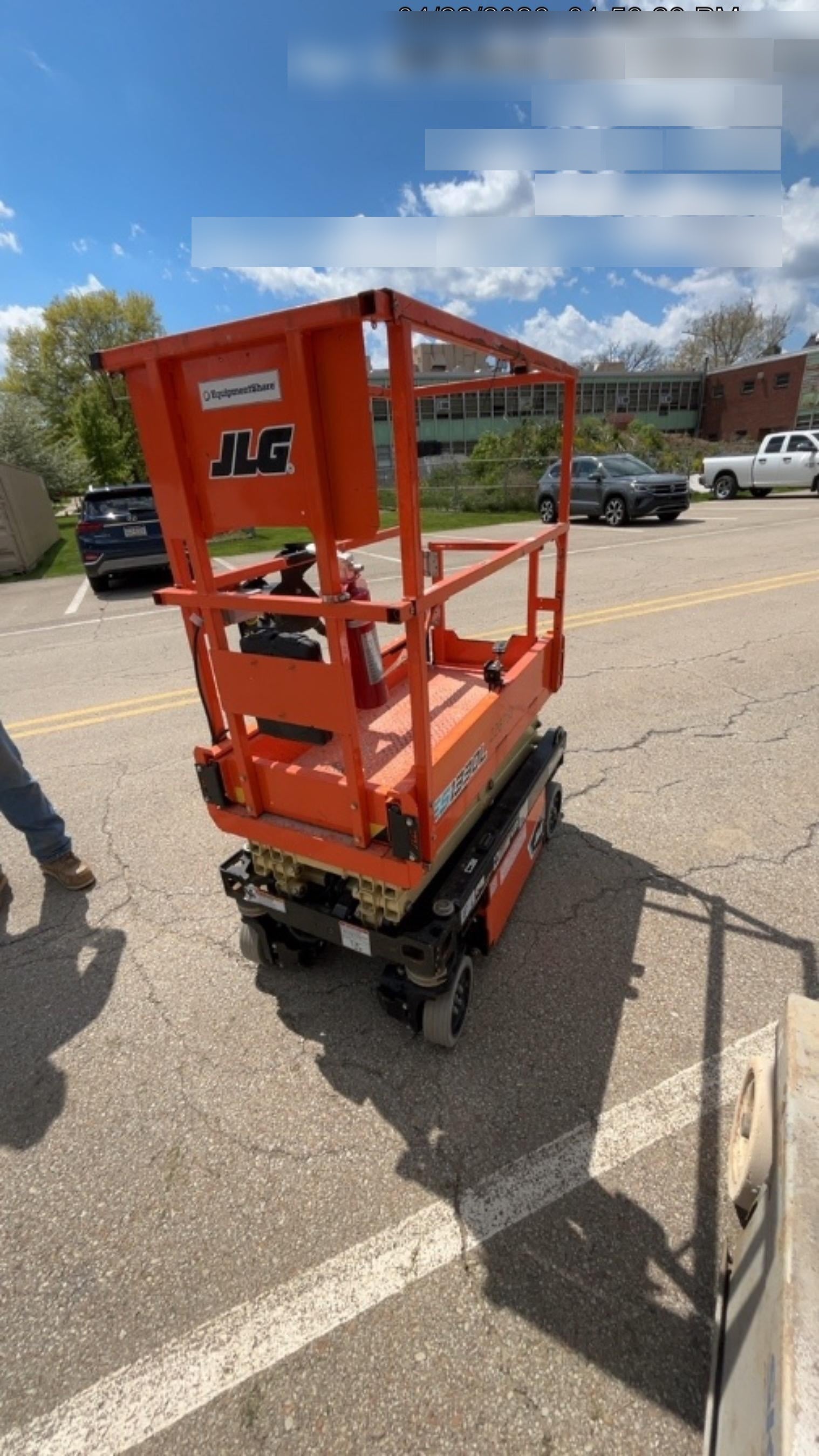 2022 JLG ES1330L