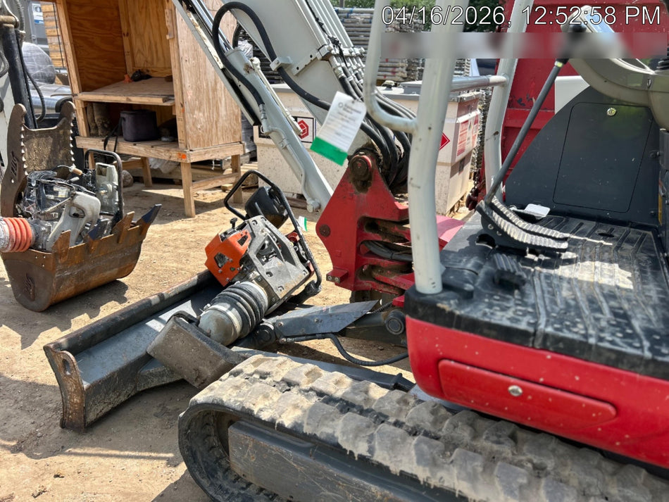 2021 TAKEUCHI TB235-2R