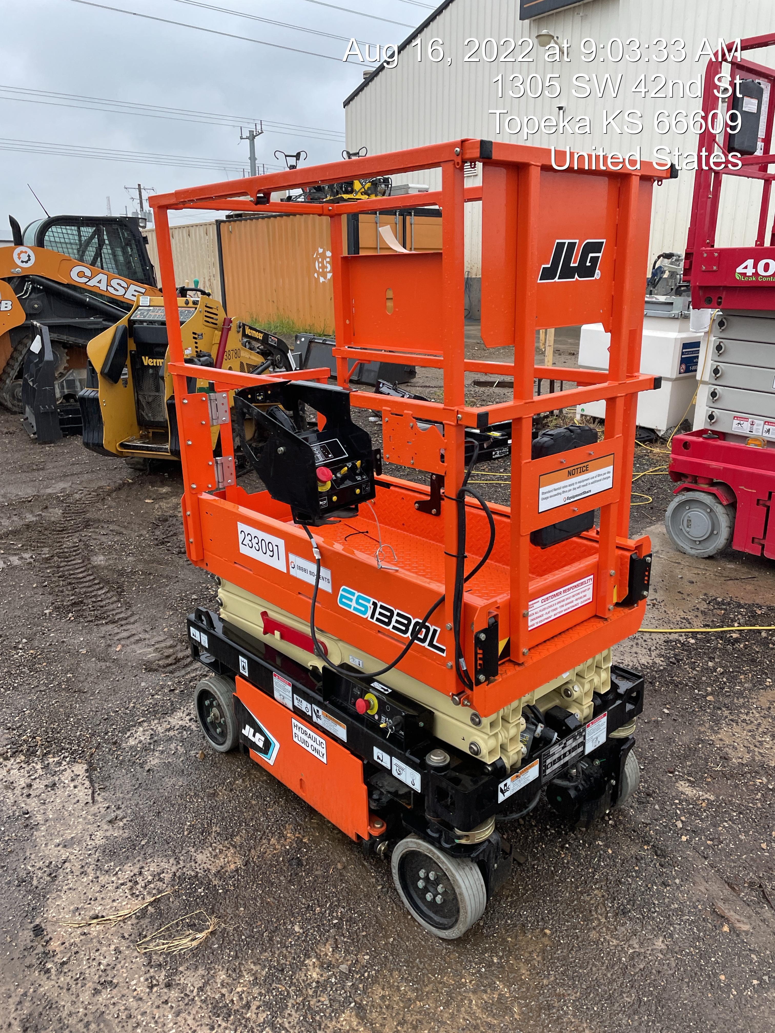 2022 JLG ES1330L