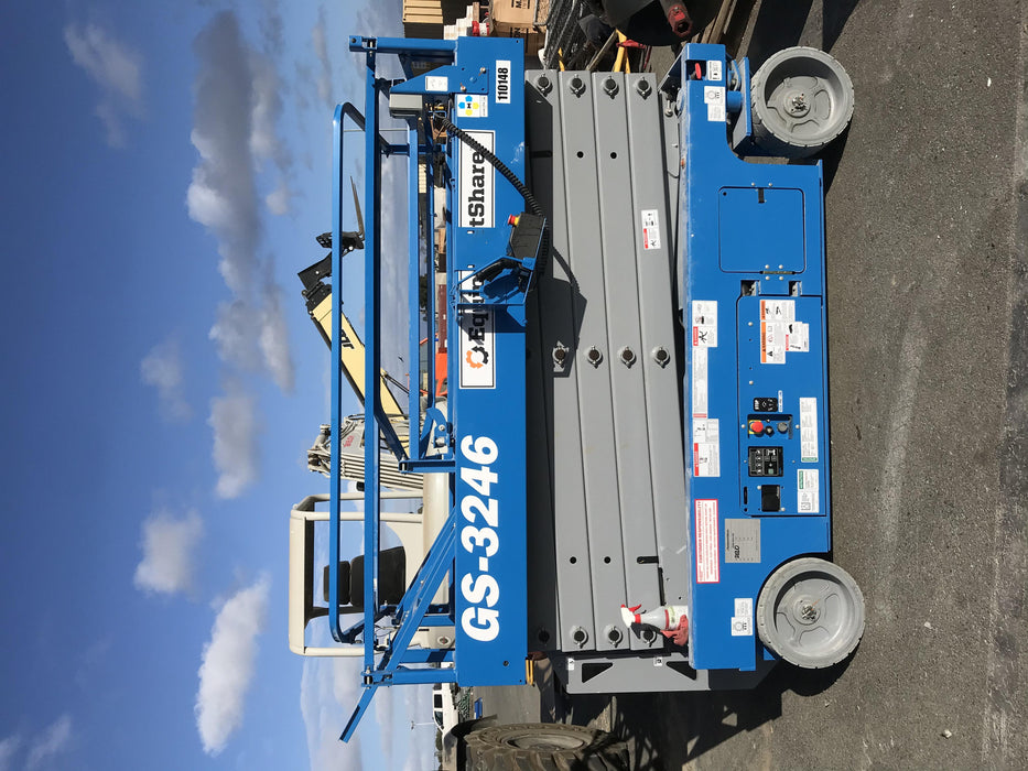 2020 Genie GS-3246 Standard, Folding full height swing gate, 800W Inverter