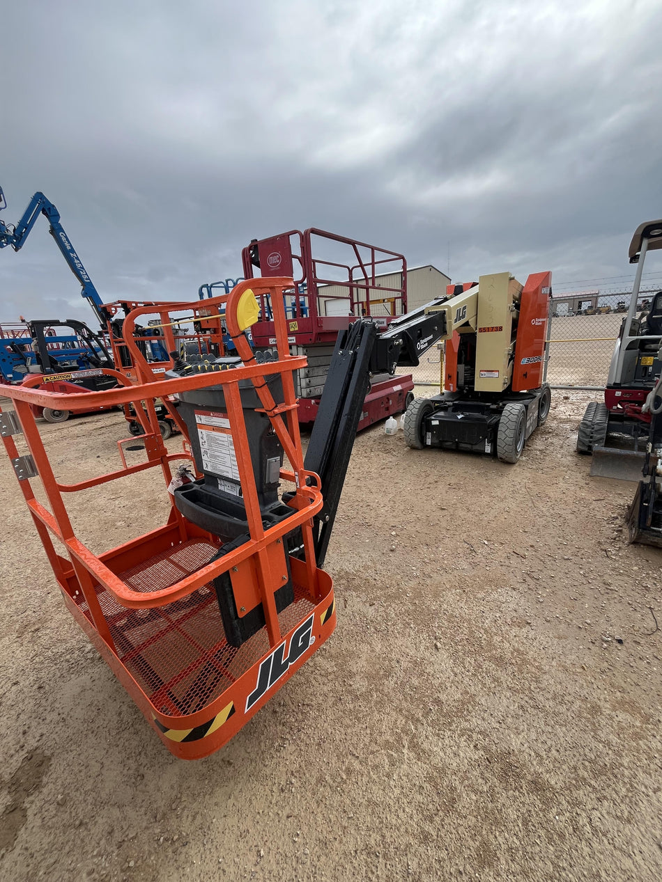 2025 JLG E300AJP