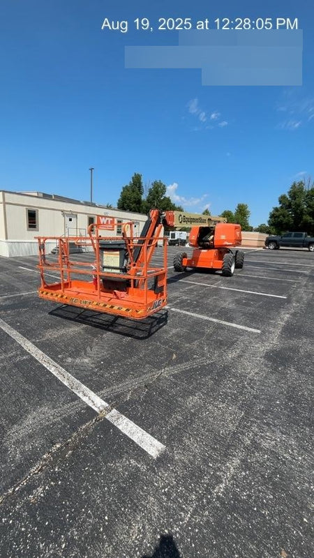 2022 JLG 660SJ