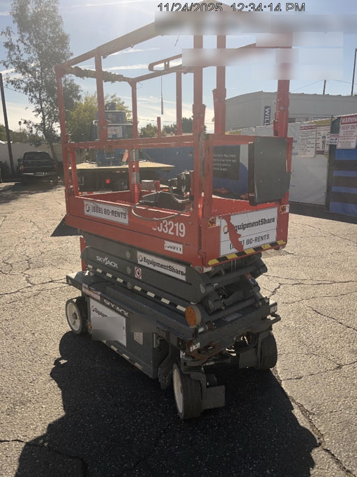 2020 Skyjack SJIII-3219 Solid NM Tires, Half height spring hinged entry gate, Dual Beacons, 800W Inverter