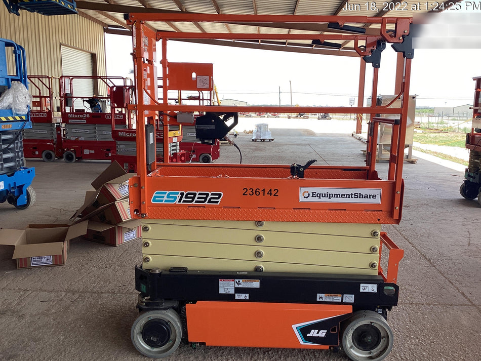 2022 JLG ES1932