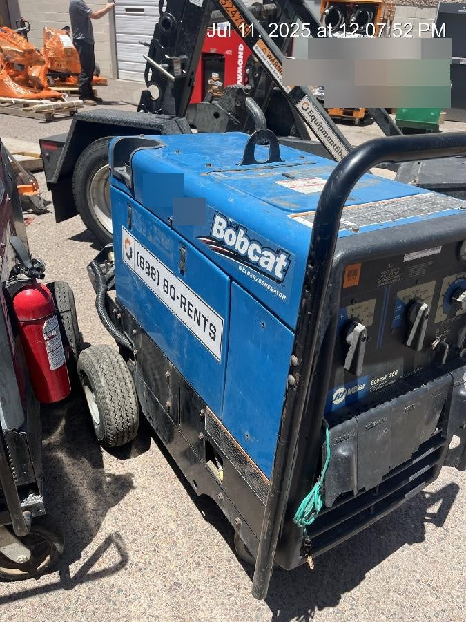 2019 Miller Electric BOBCAT 250 Standard w/Running Gear, Bracket, Hose