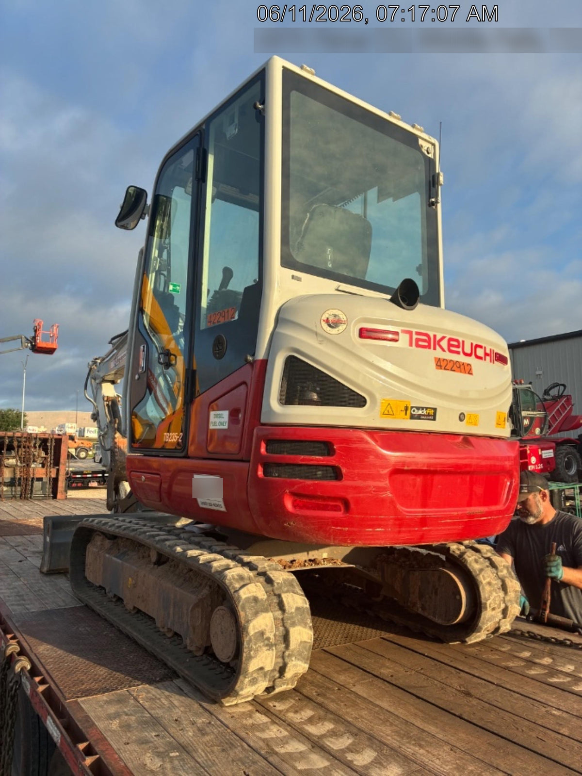 2024 TAKEUCHI TB235-2CR