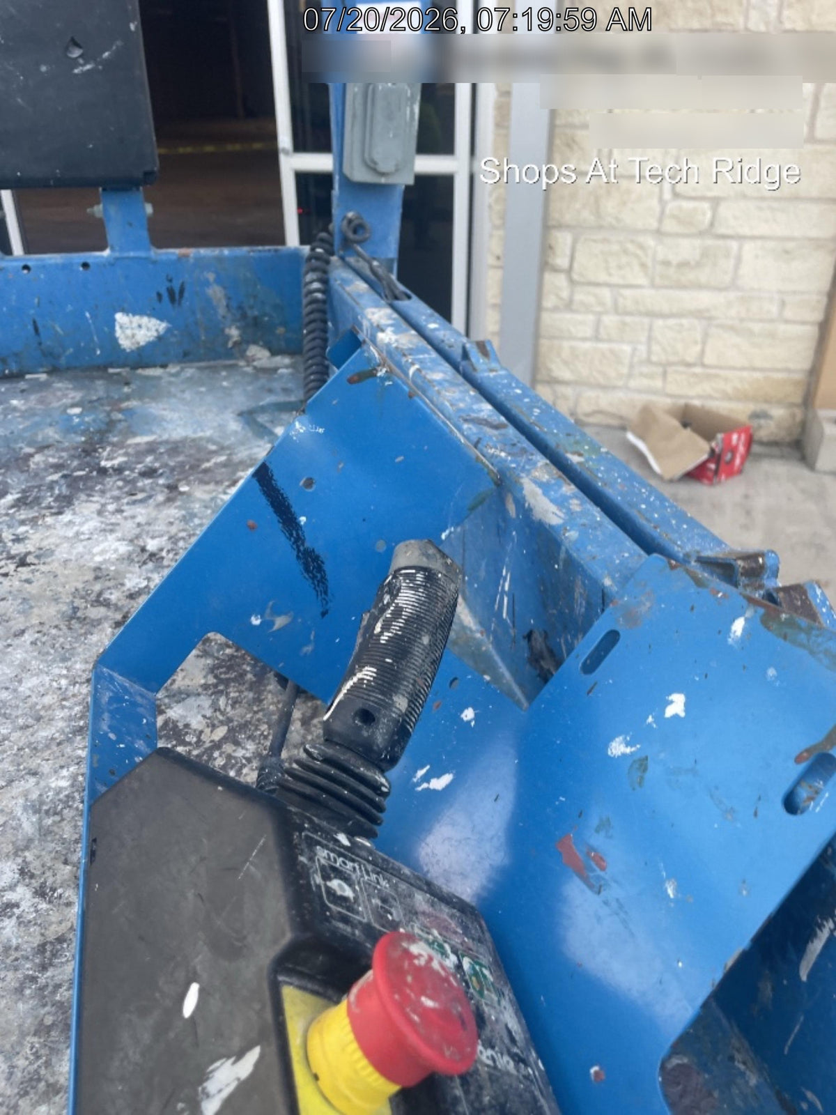 2019 Genie GS-2632 Folding rails with half height swing gate