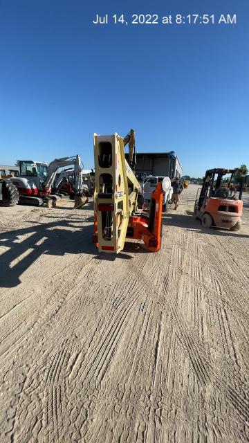 2022 JLG T350