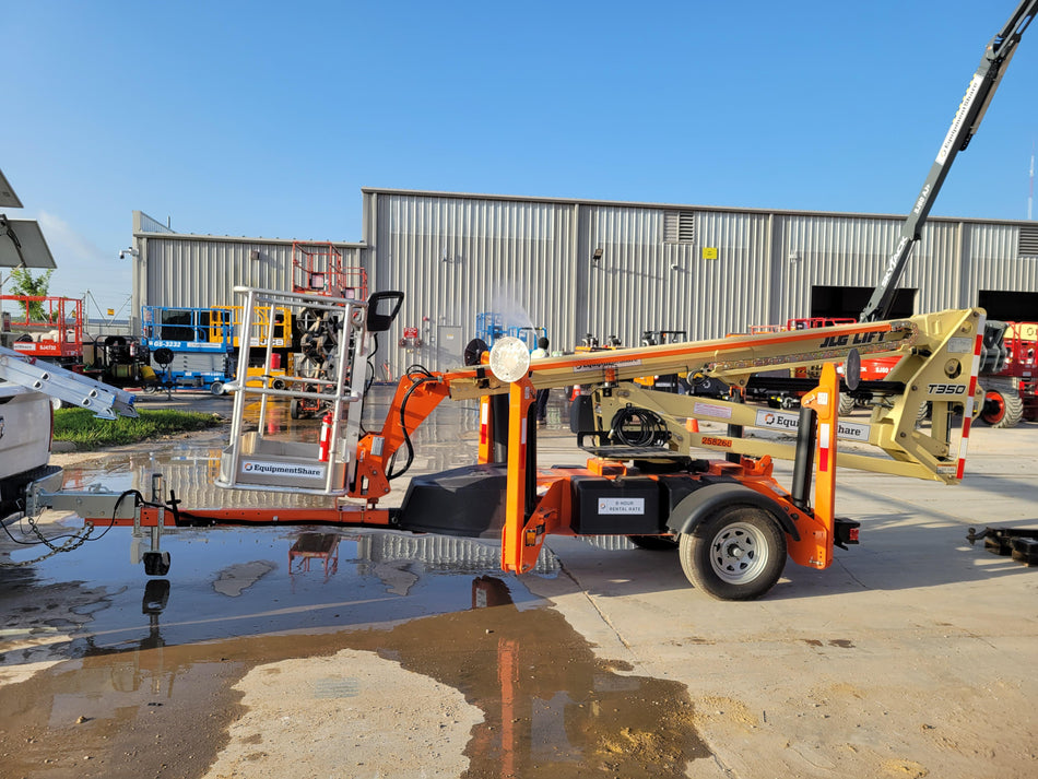 2022 JLG T350