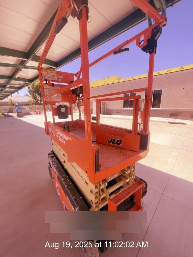 2022 JLG ES1932