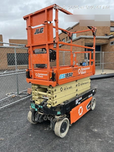 2022 JLG ES1932
