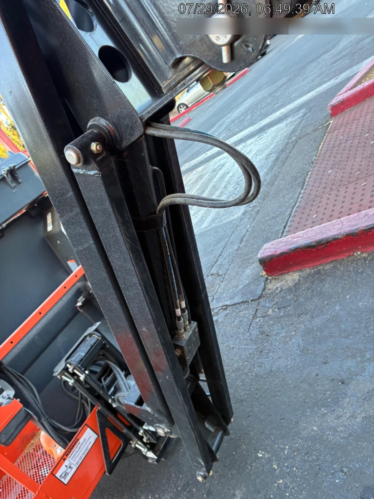 2025 JLG E300AJP
