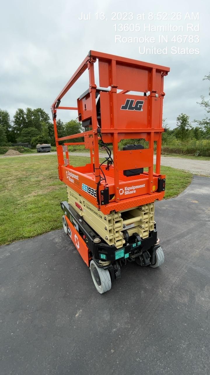 2022 JLG ES1932