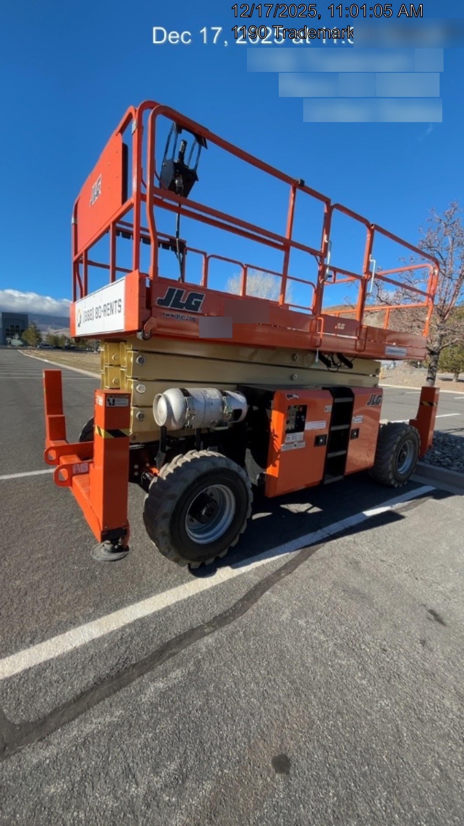 2019 JLG 430LRT