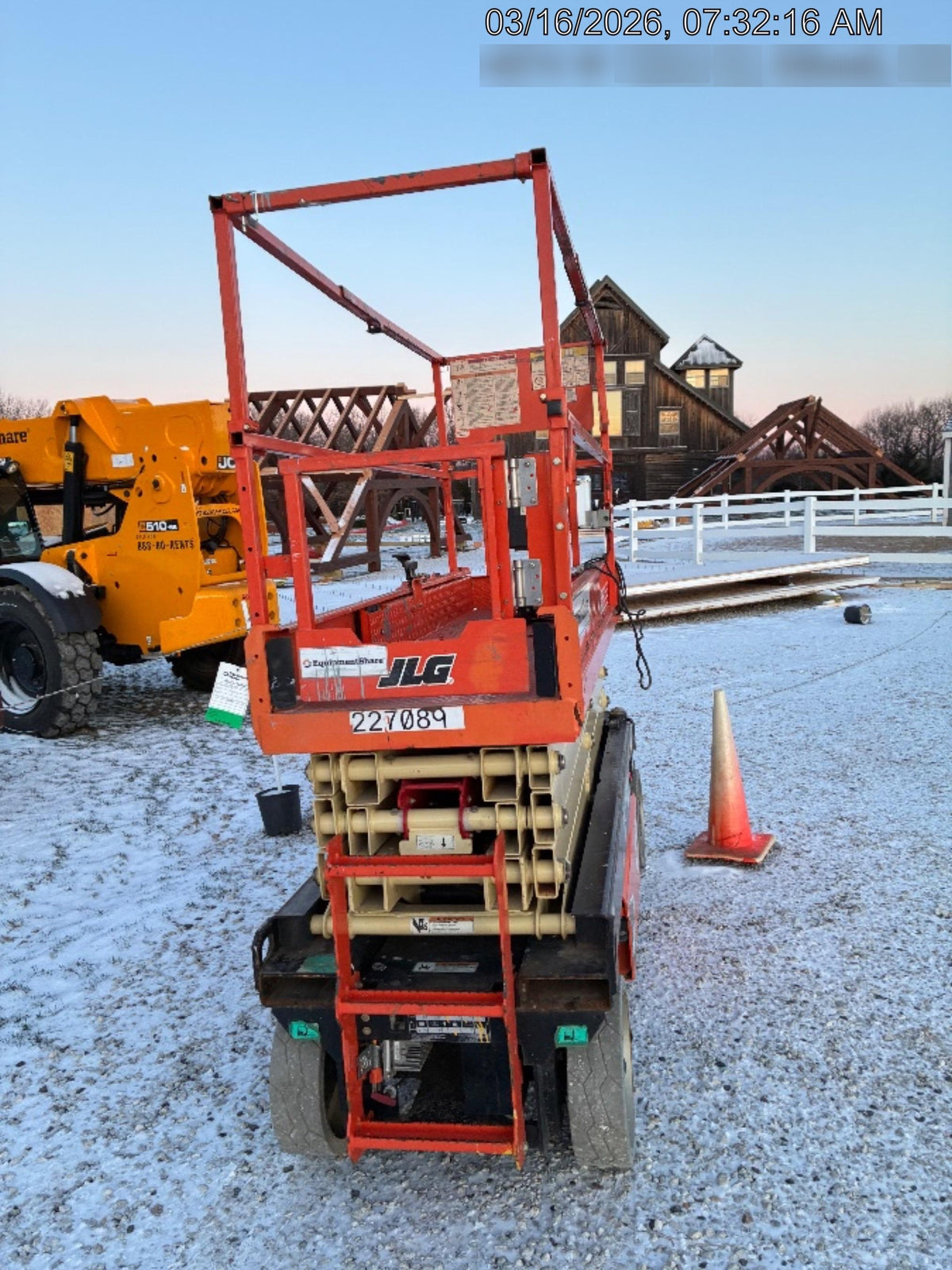 2022 JLG ES2632