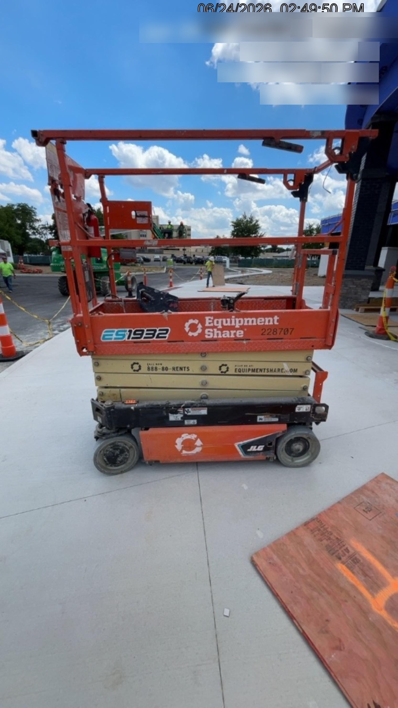 2022 JLG ES1932