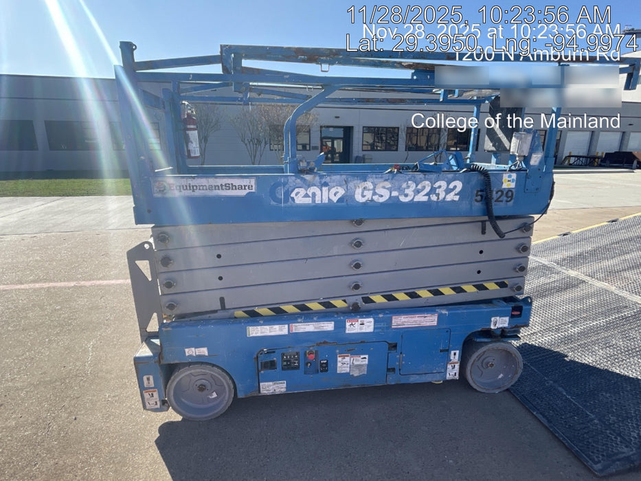 2017 Genie GS-3232 Genie GS3232 Narrow 32' Scissor Lift