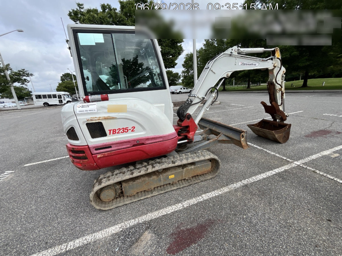 2021 TAKEUCHI TB235-2CR