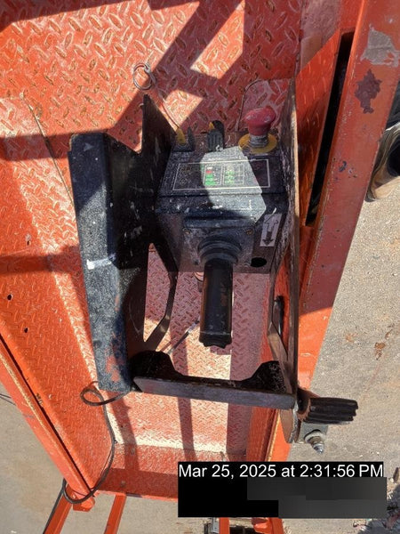 2022 JLG ES1330L