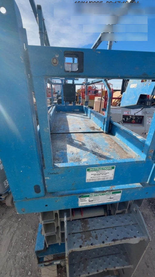 2019 Genie GS-2632 Folding rails with half height swing gate