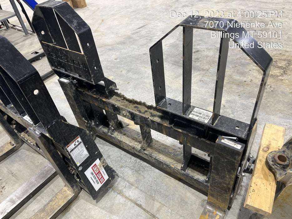 2022 TAKEUCHI 48" Pallet Forks - Takeuchi