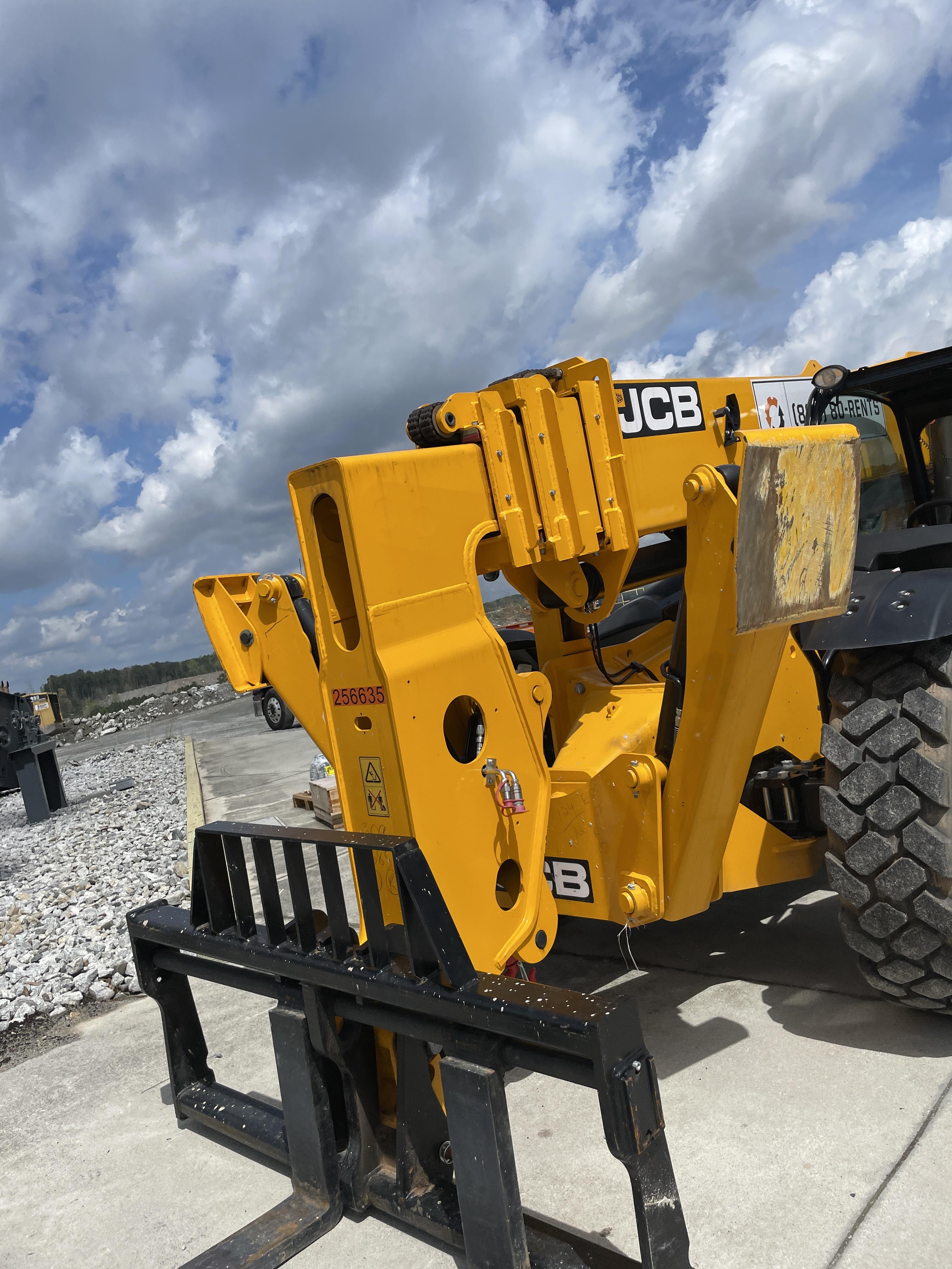 2022 JCB 512-56