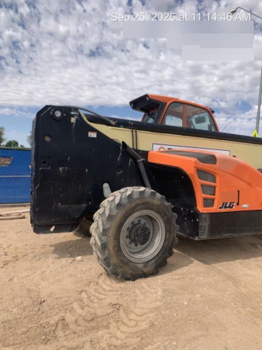 2021 JLG 1075