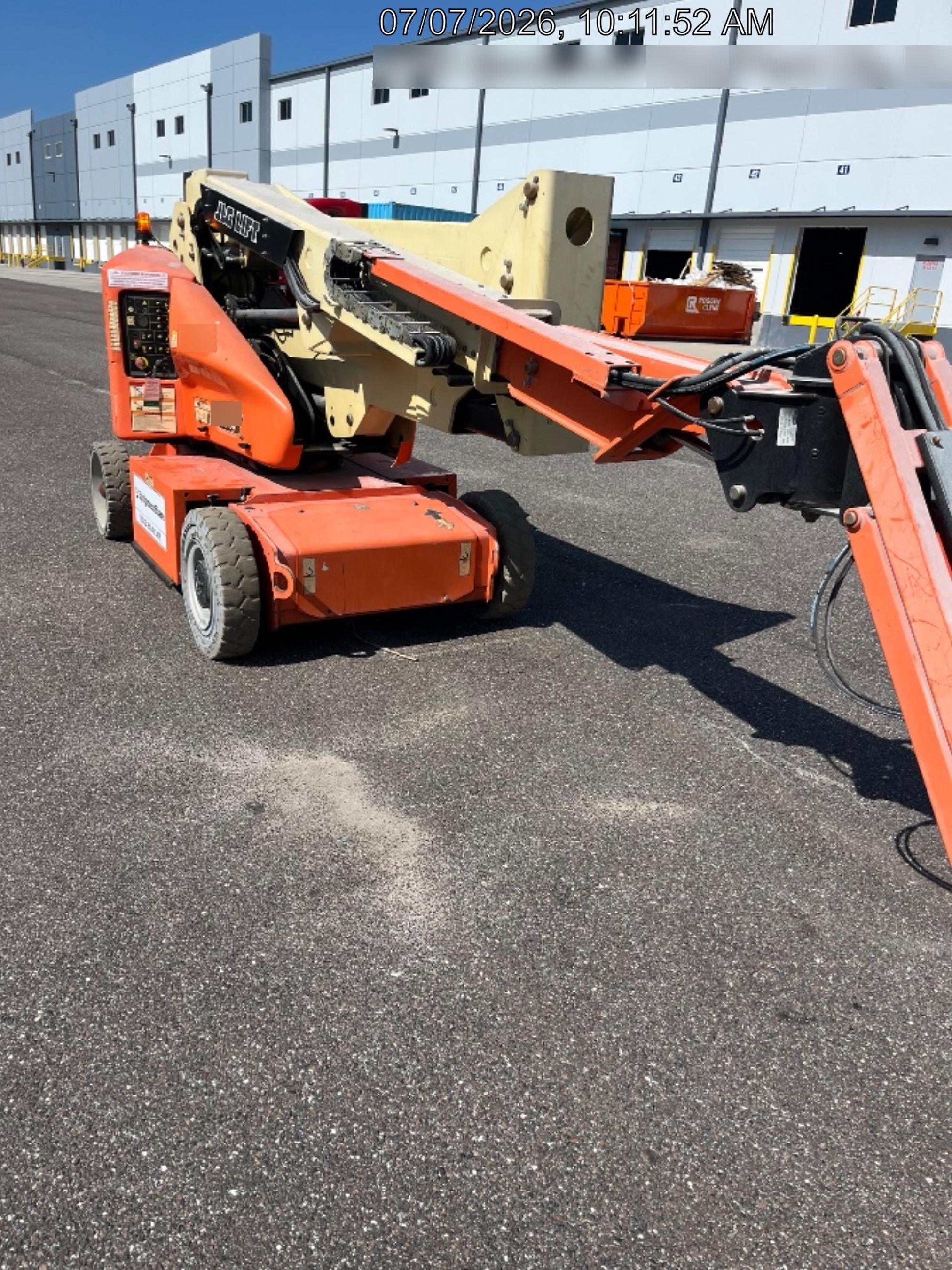 2019 JLG E400AJPN