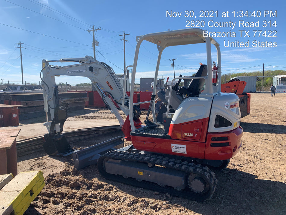 2021 TAKEUCHI TB235-2R
